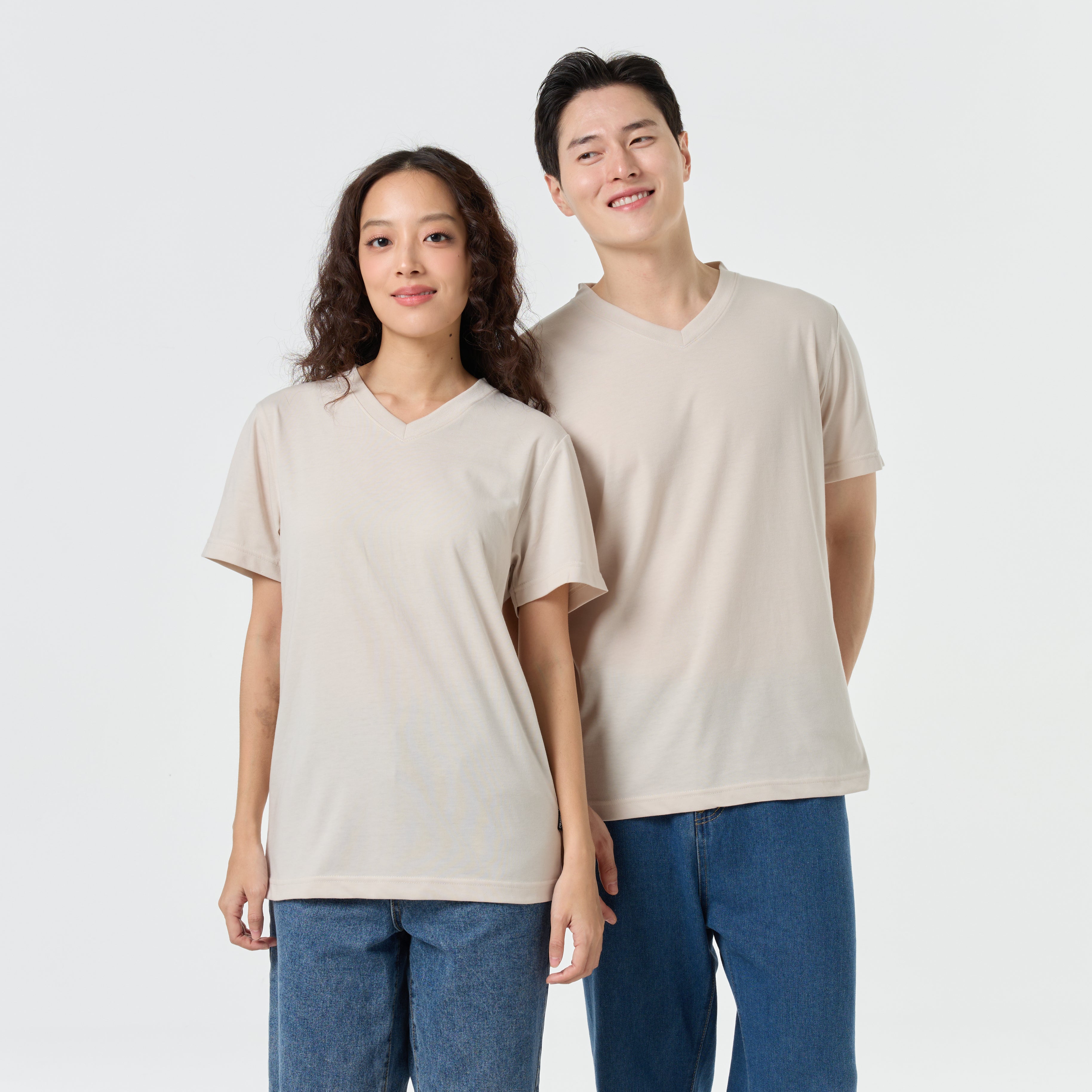 Ultrasoft Unisex V Neck_Creamy