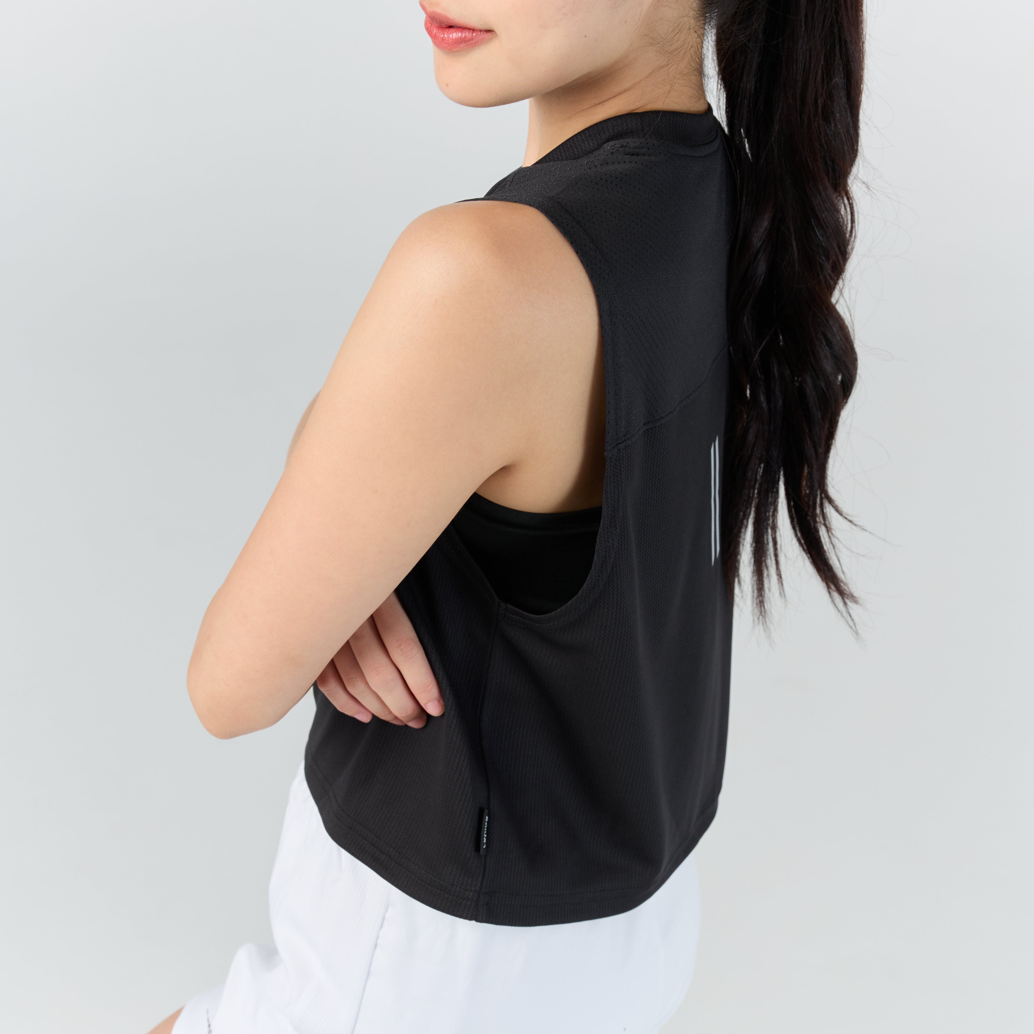 Ultra flow sleeveless crop sports _Black