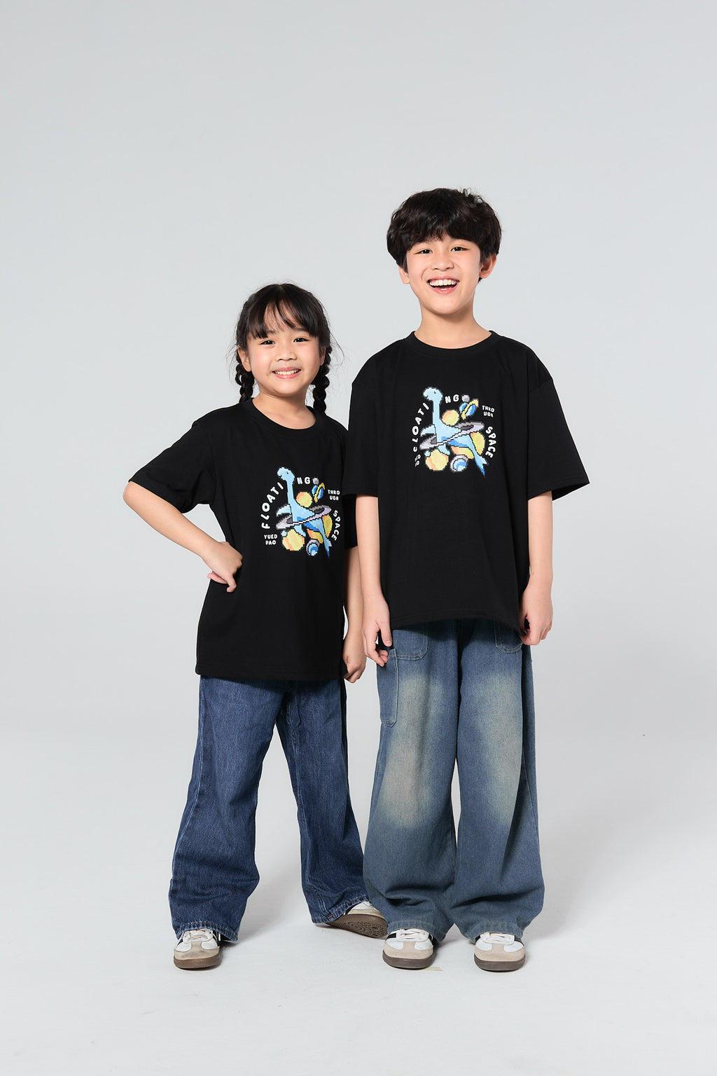 Oversize Kids Dinosaur to the Galaxy_FLOATING