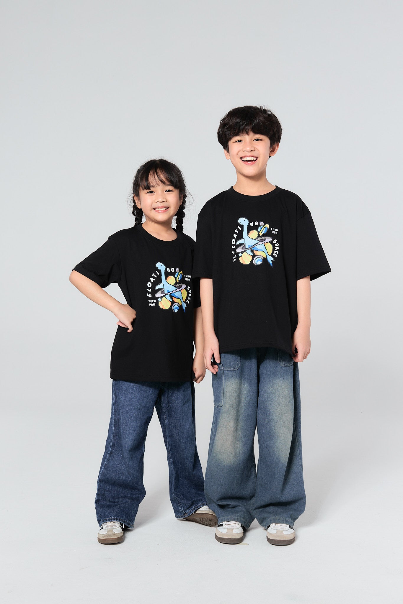 Oversize Kids Dinosaur to the Galaxy_FLOATING