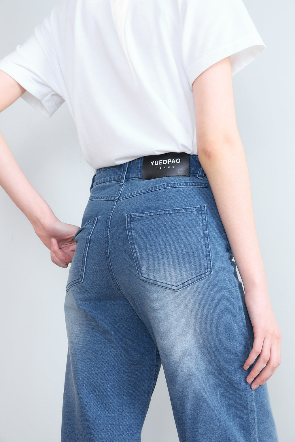 STRAIGHT LEG JEANS_LIGHT BLUE
