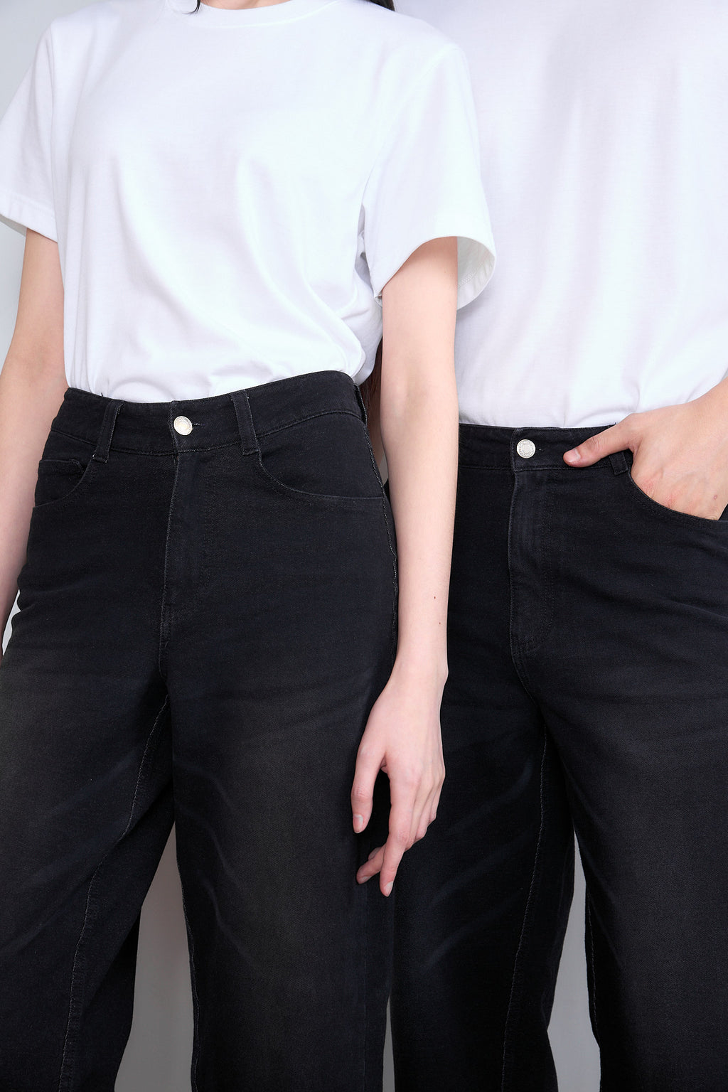 STRAIGHT LEG JEANS_BLACK