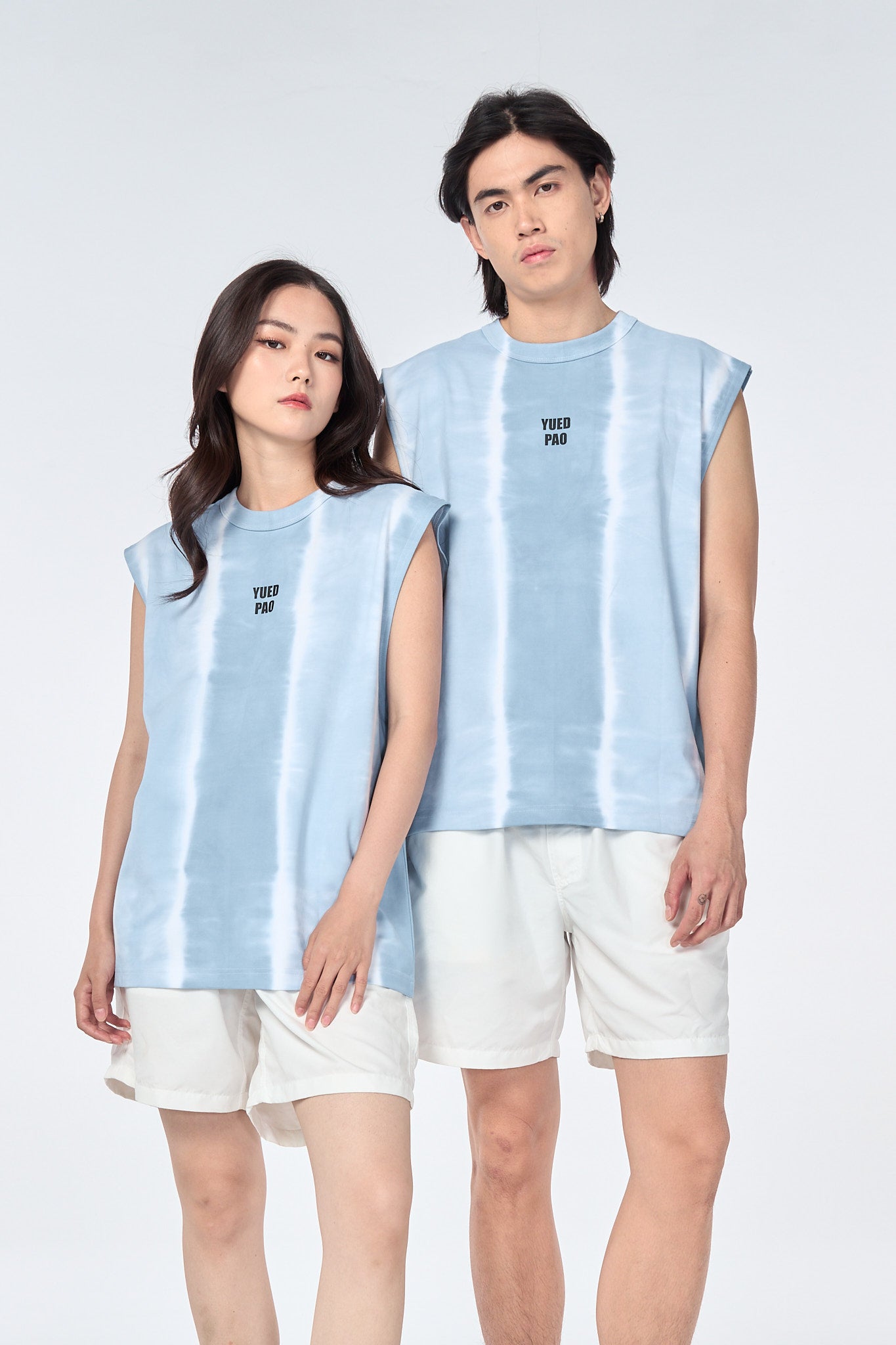 Sleeveless Tie Dye Oasis Beats - สี Dune Sky เสื้อแขนกุดมัดย้อม